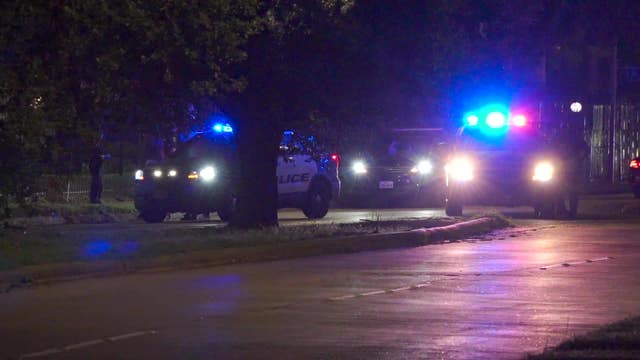 Man shot twice in SW Houston; 2 males reportedly seen running from scene