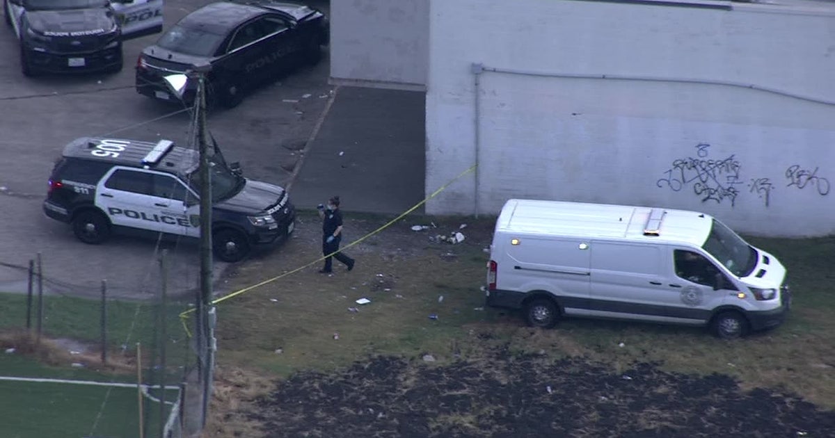 HPD: 2 people found dead behind business in SW Houston | FOX 26 Houston