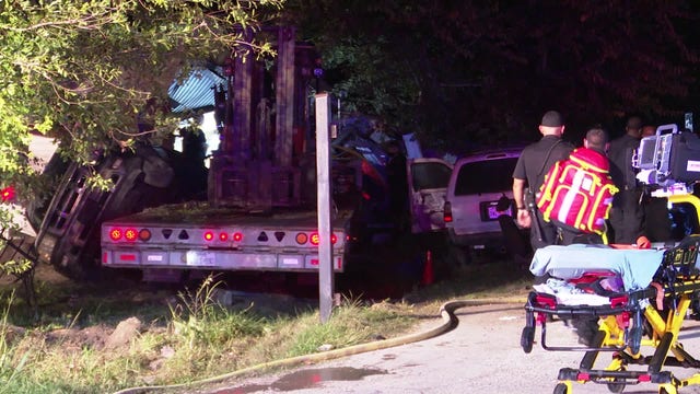 Woman dead, man injured after 18-wheeler crashes into Harris Co. home