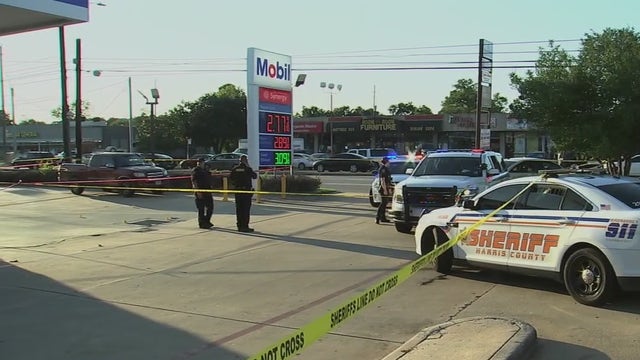 Man charged in connection to shooting outside gas station in north Harris Co.