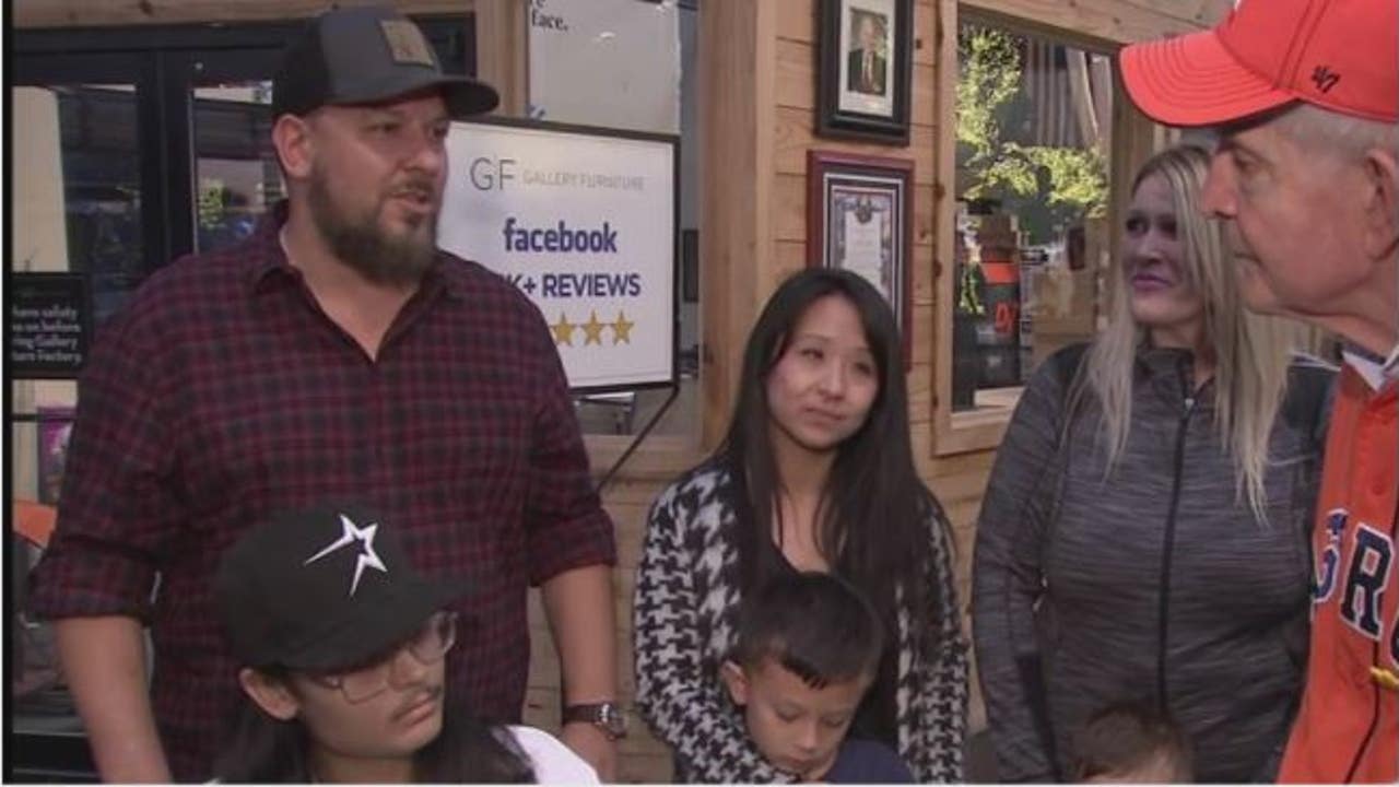 Mattress Mack presents family with 6 World Series tickets