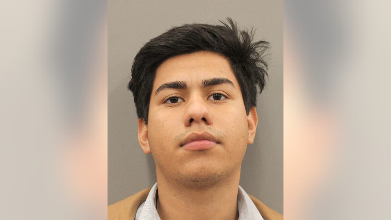 2 dead in Christmas Eve crash in SW Houston; 20-year-old driver charged ...