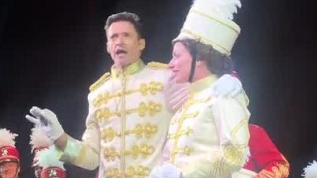 Hugh Jackman praises understudies in emotional Broadway speech