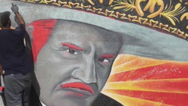 Houston artist pays tribute to Mexican legend Vincente Fernandez for Christmas