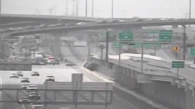 Crash with downed power lines causes all lane closure on SW Freeway