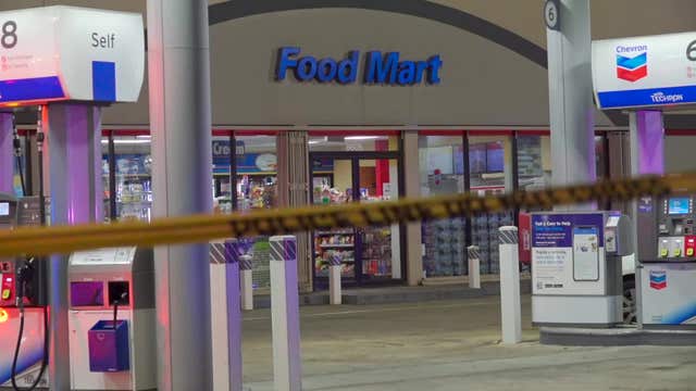 Store clerk shot in the face at gas station in west Houston