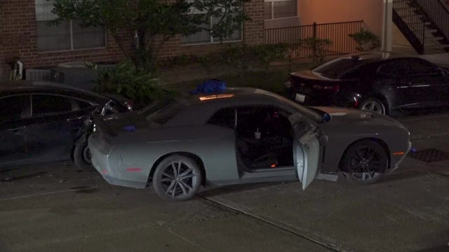 Police: Man shot, crashes into parked cars in southwest Houston