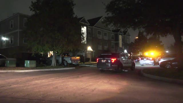 Police: Woman shot ex-boyfriend who broke into her apartment in SE Houston