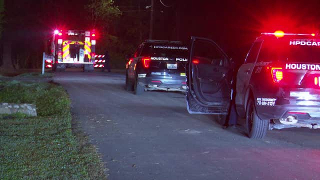 Home invasion shooting in NE Houston injures two