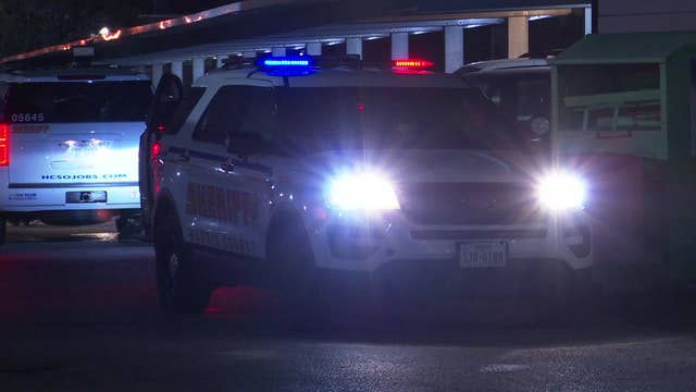 Male fatally shot in courtyard of east Harris Co. apartment complex