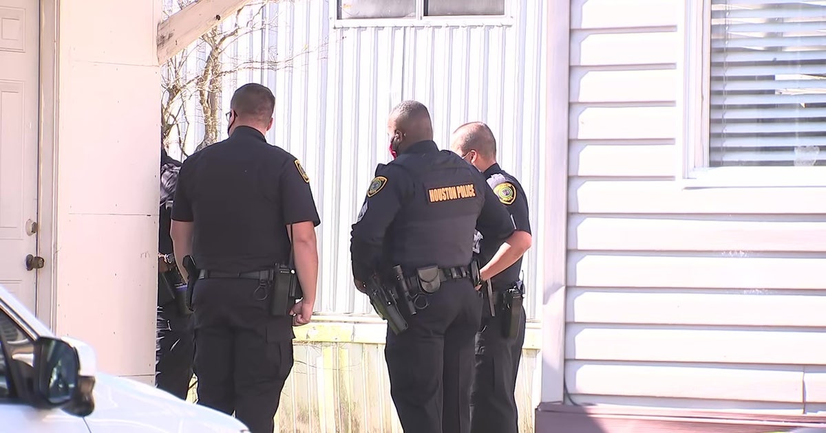 Houston police: Prematurely born baby found buried days after teen gave ...