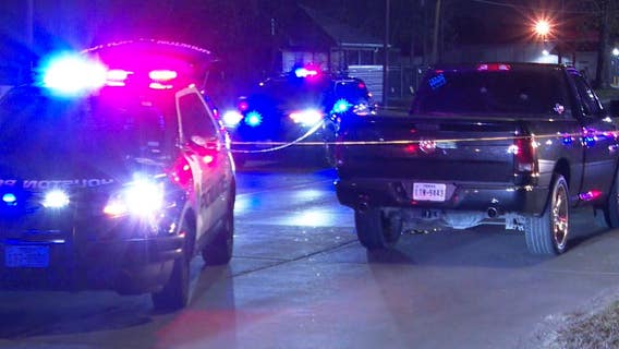 POLICE: Man shot near north Houston taco truck in apparent drive-by