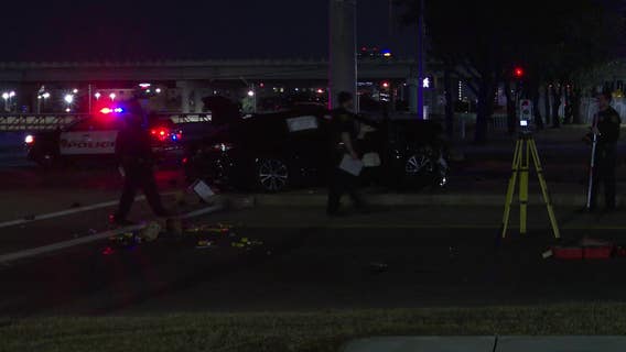 1 dead, 3 taken to hospital after 2-vehicle crash in southwest Houston