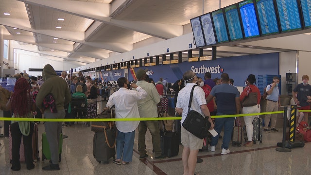 Freezing temperatures expected to put hold on Houstonians' travel plans