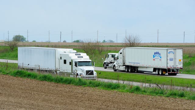 US to allow teens to drive semi-trucks in test apprenticeship program