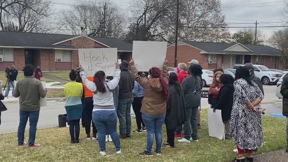 Elderly east Houston residents claim management is forcing them out of their apartments