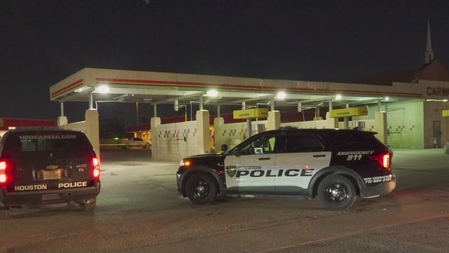 Houston police: Suspect in custody after shooting at car wash, chase