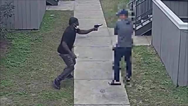 Southwest Houston robbery: Police seek identity of suspect caught on video