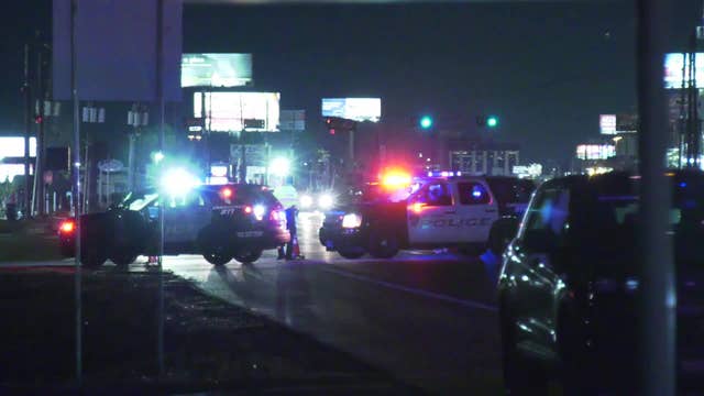 Police: Houston officers nearly hit by Jeep Renegade while investigating deadly crash