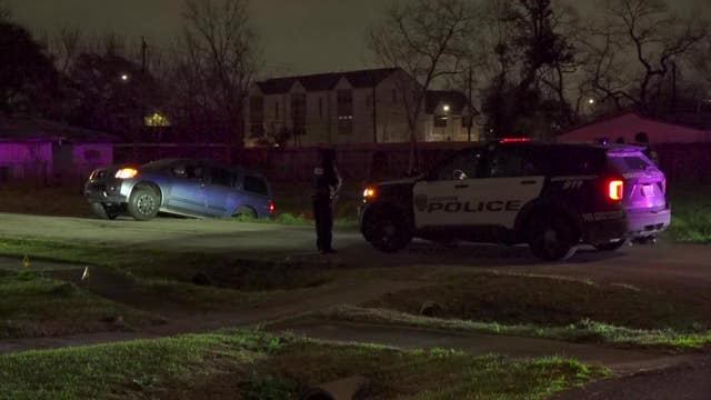 Man shot in ditch on Houston’s south side, hospitalized in critical condition