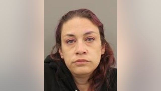 Mother charged with leaving her 2 children in 'filthy hotel room'