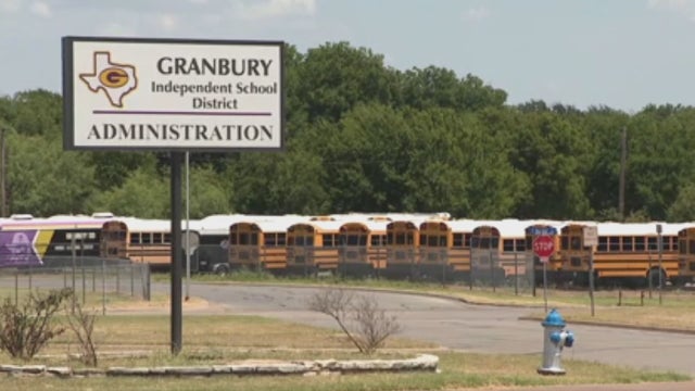AUDIO: Granbury ISD superintendent orders librarians to remove LGBTQ books