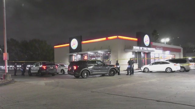 Man hit by employee's car in SW Houston Burger King drive-thru dies: HPD