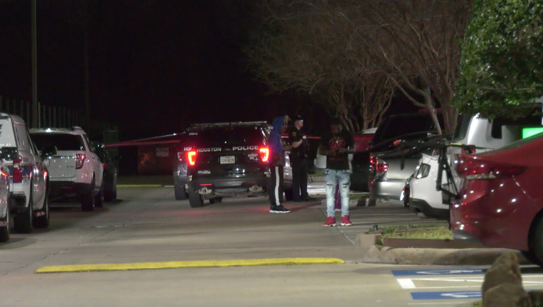 Man shot outside West Houston hotel room