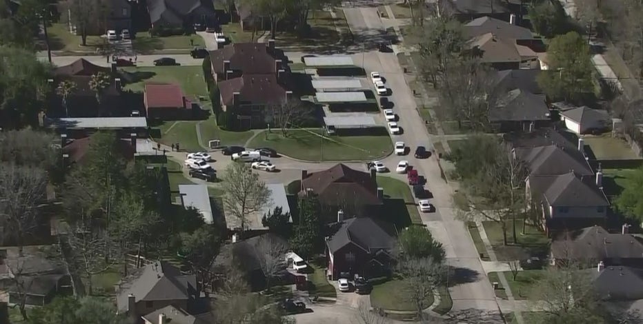 Man found shot to death in N. Harris County; deputies searching for suspect