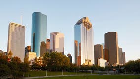 Houston mayor signs decarbonization policy for city-owned buildings