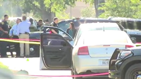 'Violent fugitive' shot, killed by Houston police following short pursuit