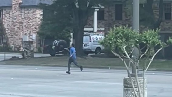 Video: Pasadena police shoot suspect waving gun on Spencer Highway