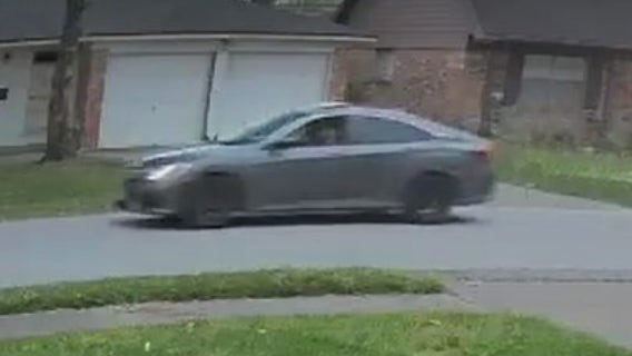 Police need help finding suspect who attempted to kidnap 3 young girls in Deer Park, Pasadena