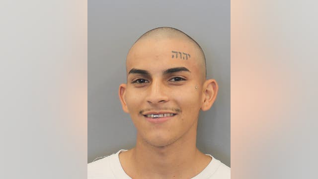 Man charged with murder for shooting in front of Houston convenience store