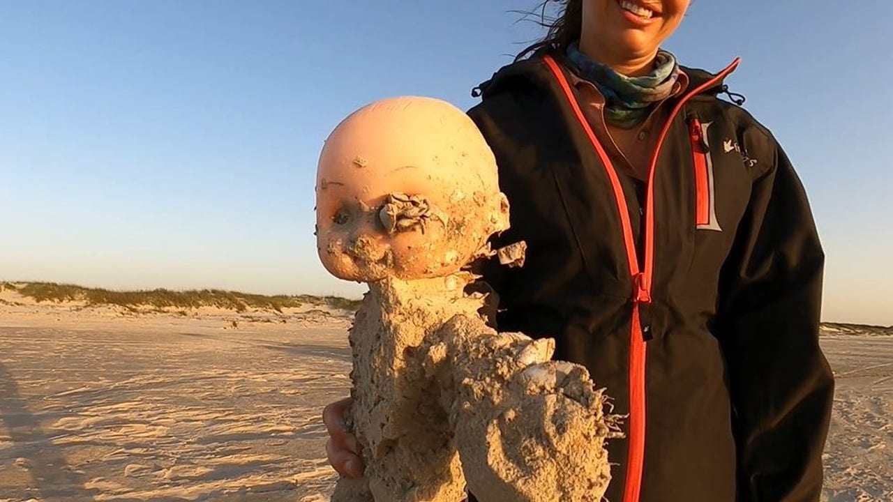 Creepy dolls washing up on Texas beaches