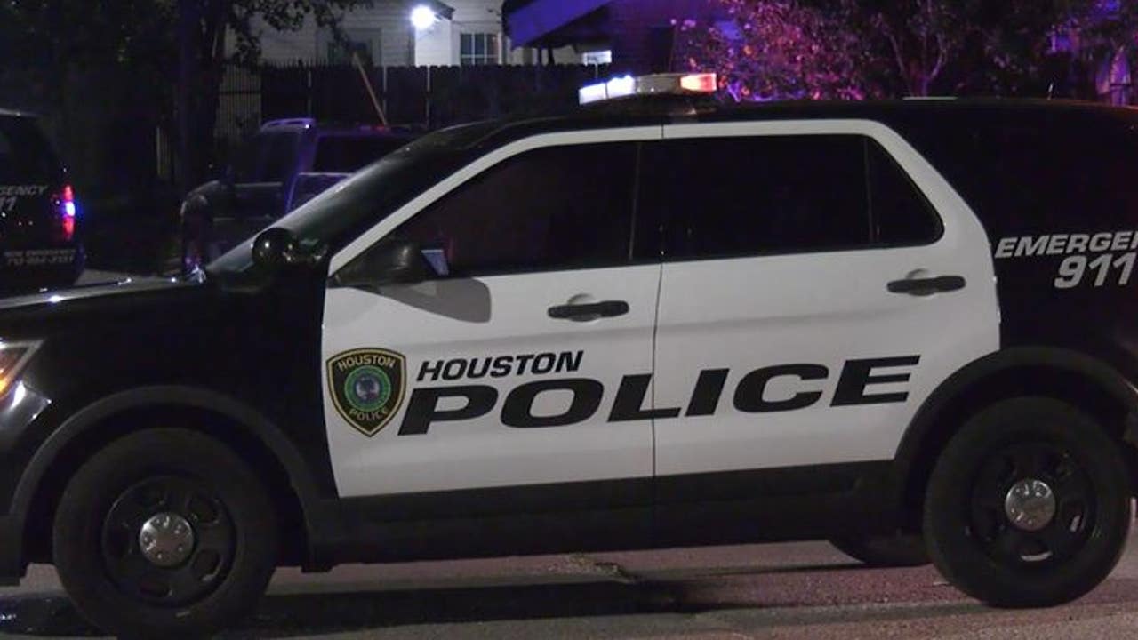 Houston crime: Man fatally shot in vacant lot