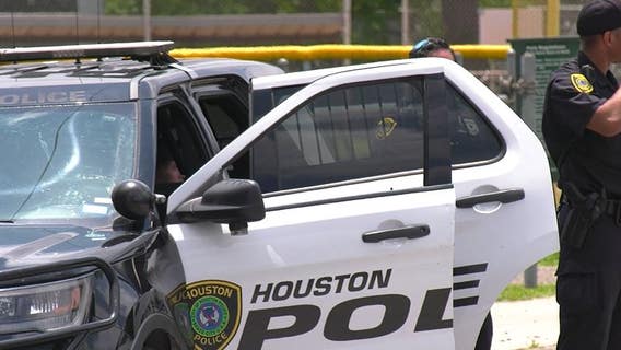 3 hospitalized following apparent drive-by shooting in east Houston: police