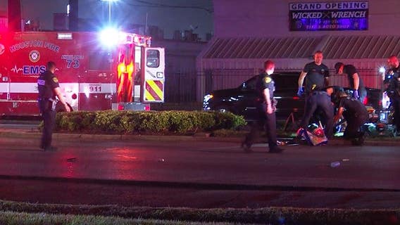 Suspected drunk driver arrested for hitting 2 people in SW Houston, trying to flee