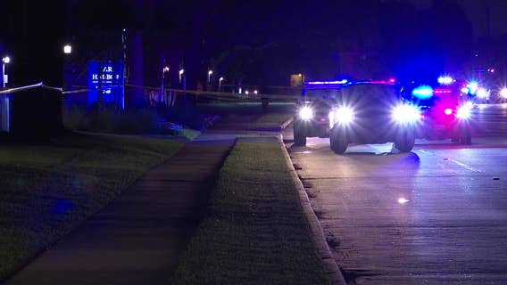 Pasadena police officers fatally shoot man in Seabrook