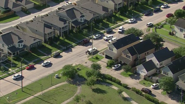 Teen in critical condition after shooting in west Harris County