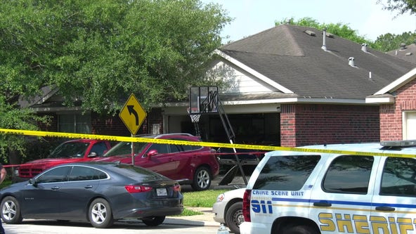 Man called 911 to report stabbing his wife at home near Katy: HCSO