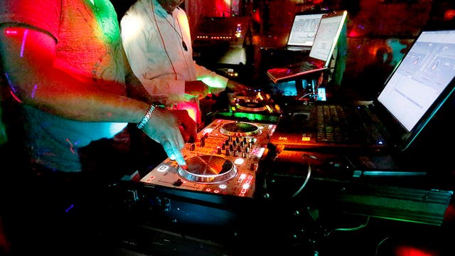 Houston bars, restaurants could be fined thousands for playing loud music near homes