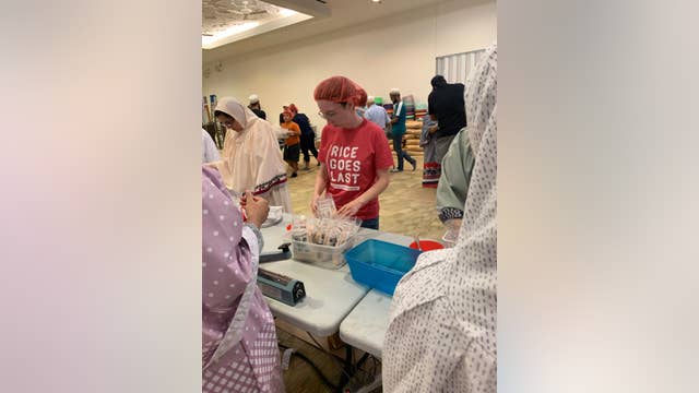 Houston mosque, church partner with nonprofit to give 10,000 meals to those experiencing homelessness