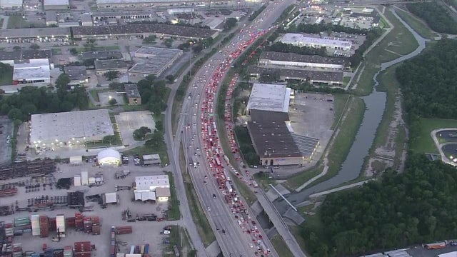 Pedestrian fatally struck by 18-wheeler on I-610 in Houston