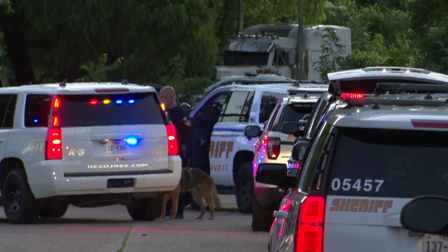 3 dead in apparent murder-suicide at NW Harris County trailer home