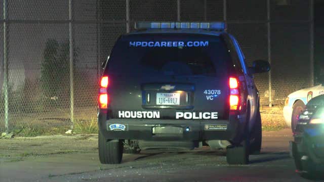 Driver ran away after deadly crash with bicyclist in east Houston: police