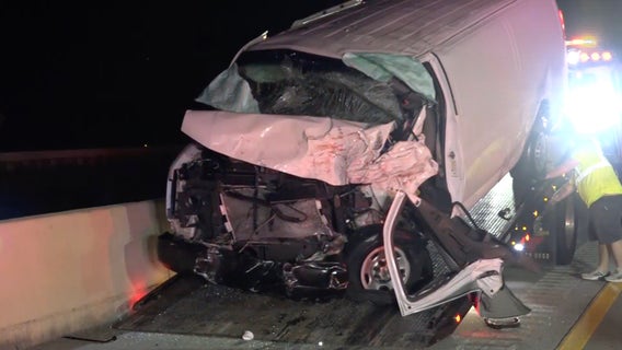 Texas inmate in critical condition, 3 prison guards injured in crash near Willis