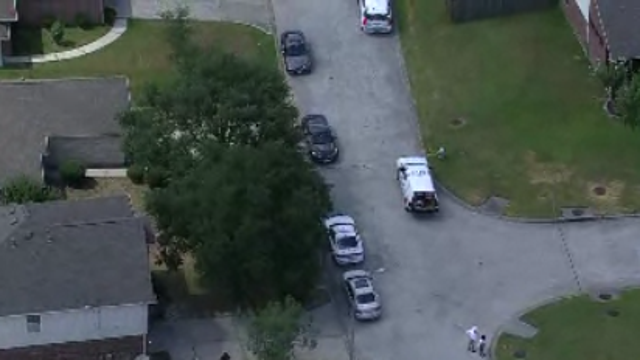 Suspected robber shot to death in northeast Harris County while trying to flee