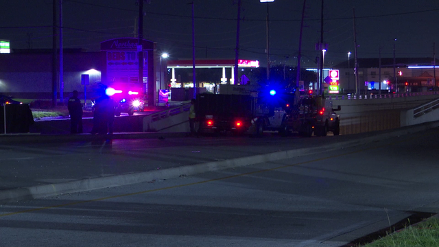 Man killed in auto-pedestrian crash in north Harris Co.