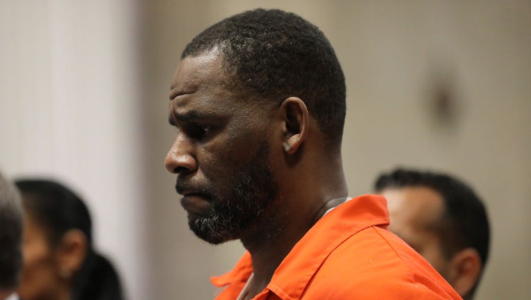 Singer R. Kelly appears during a hearing at the Leighton Criminal Courthouse on September 17, 2019 in Chicago, Illinois. (Photo by Antonio Perez - Pool via Getty Images)